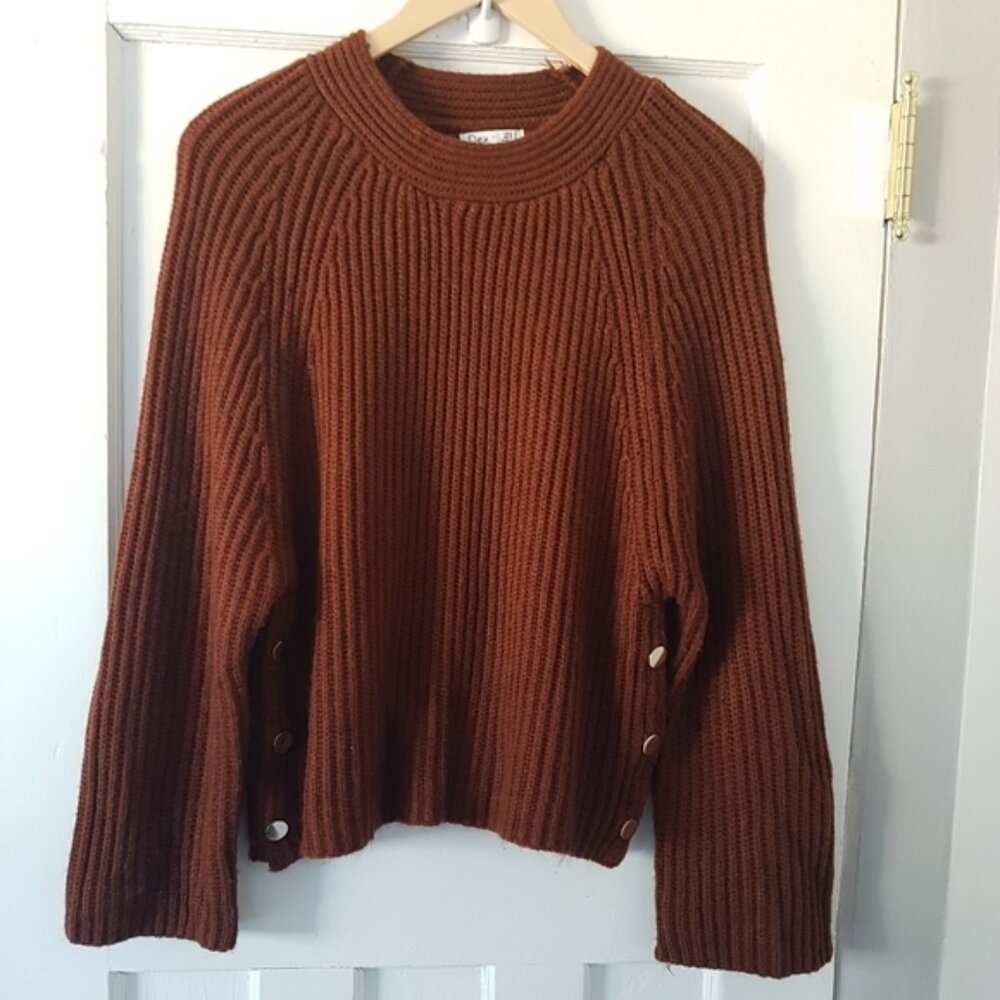 Dex Rib Knit Long Sleeve Crewneck Sweater Gold Button Detail Toffee Brown Sz S
